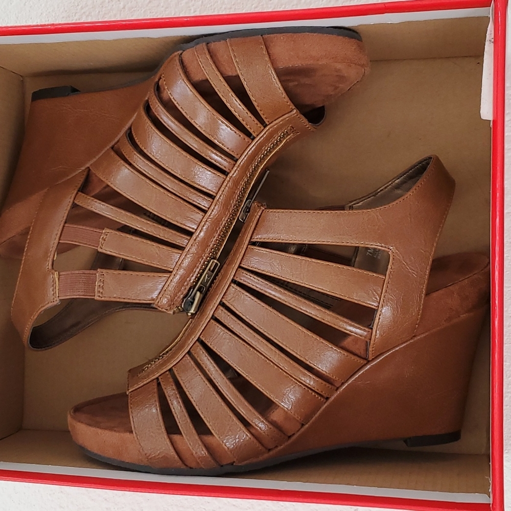 Aerosoles wedge heels